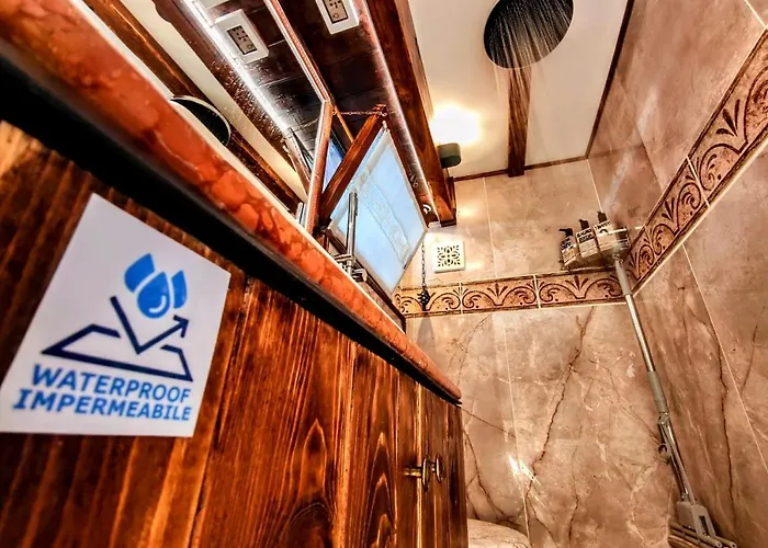 Appartement Domus Corneliae - Romantico Attico & Jacuzzi - Metro A Cornelia Rome
