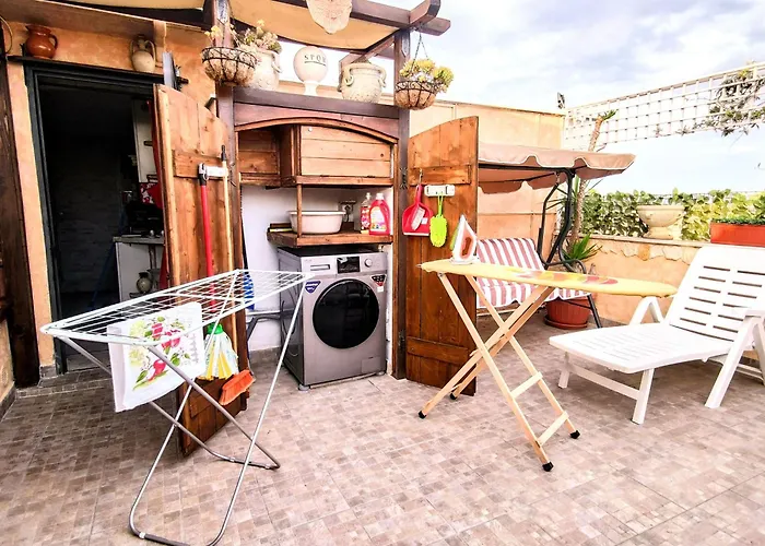 Appartement Domus Corneliae - Romantico Attico & Jacuzzi - Metro A Cornelia